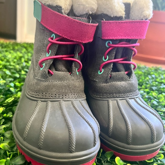 Size 11 snow boots - Picture 3 of 4